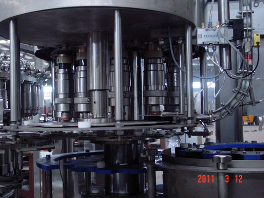 Automatic Rotary Carbonated Drink Filling Machine Simply Replace Guide Plate 20000BPH 80 Heads